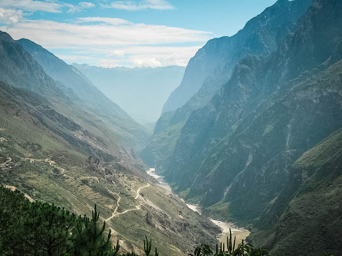 Tiger_Leaping_Gorge_China.jpg